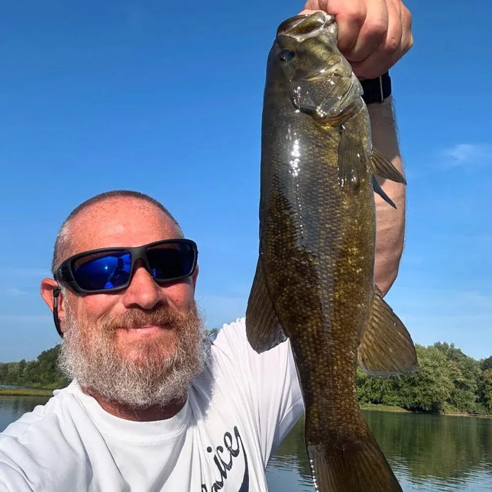 Grizzly customer catch photo